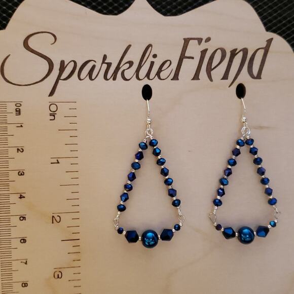 Metallic blue faceted beaded earrings - Picture 3 of 7